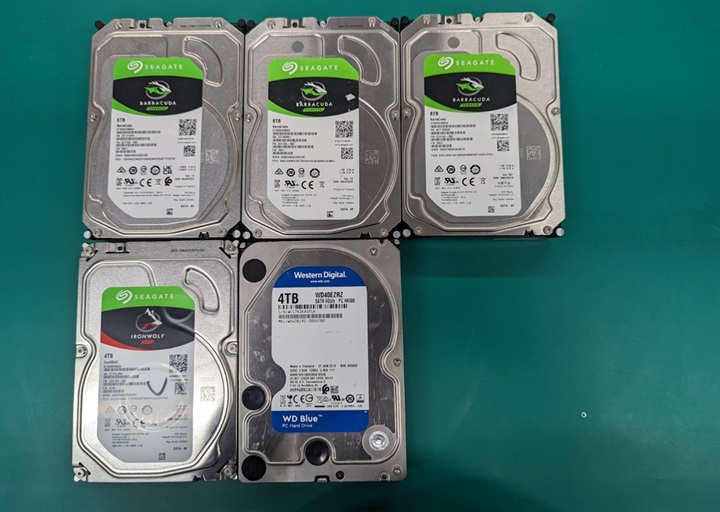 搭載のHDD 5台